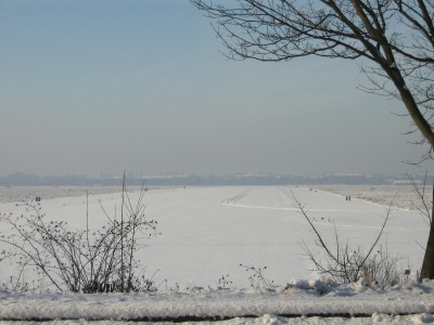 Tempelhof Landebahn im Schnee