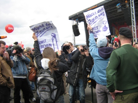 Protest bei Eröffnungsfeier THF