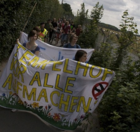 Kleine Demo für Öffnung